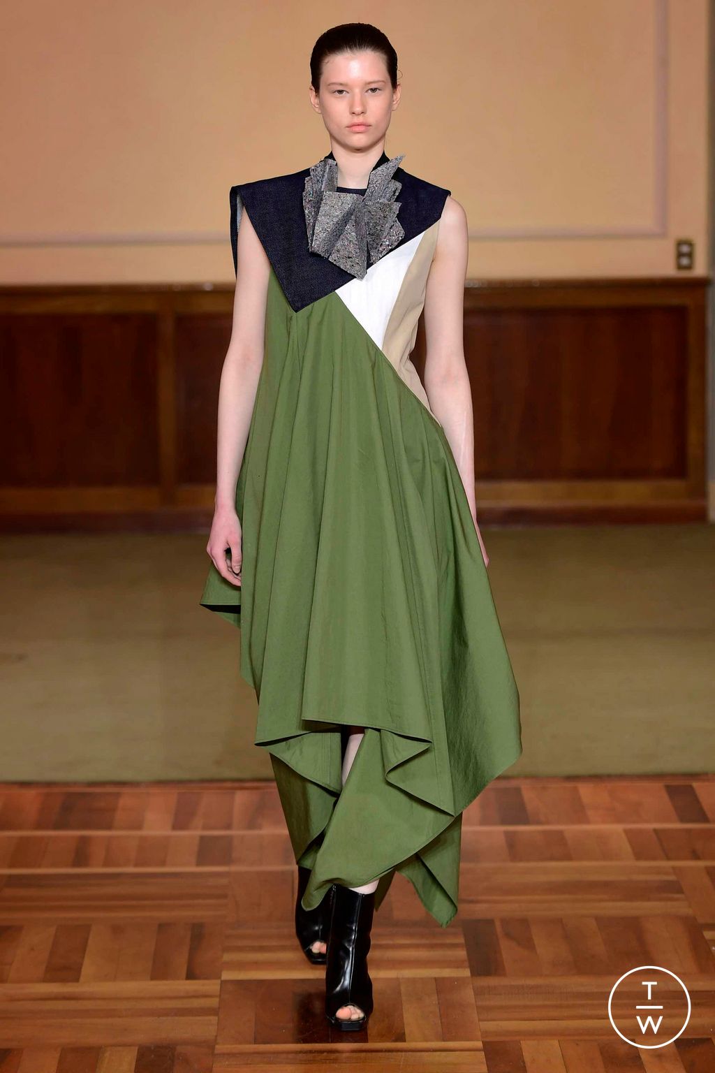 Fashion Week Milan Fall/Winter 2023 look 2 from the Atsushi Nakashima collection womenswear