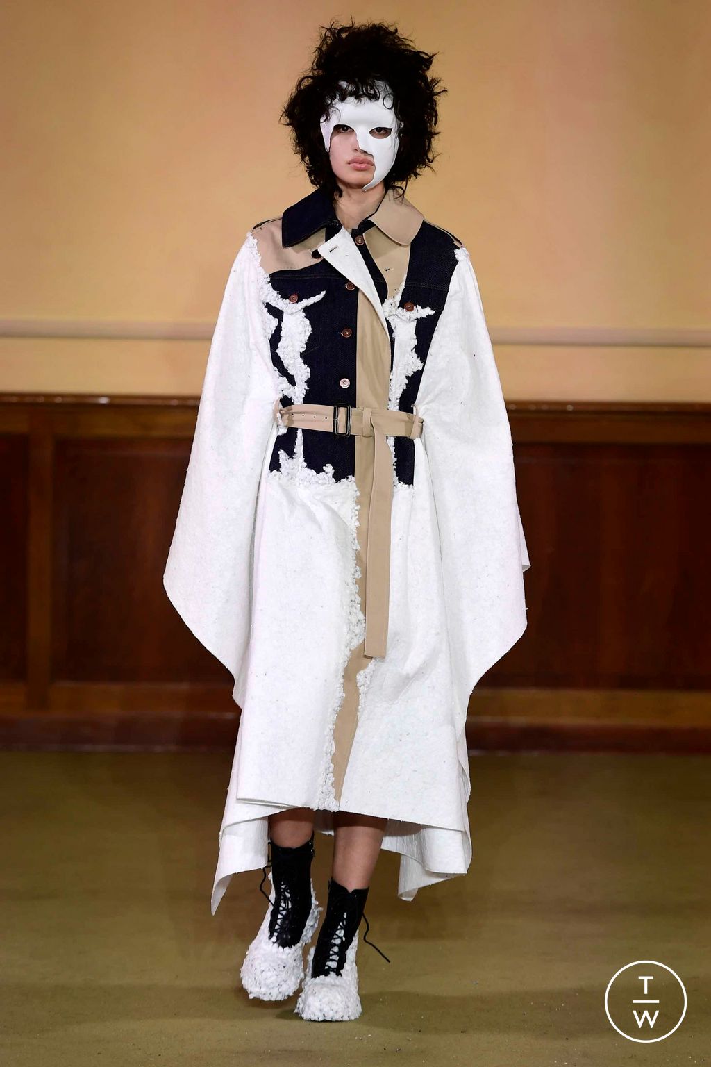 Fashion Week Milan Fall/Winter 2023 look 9 de la collection Atsushi Nakashima womenswear