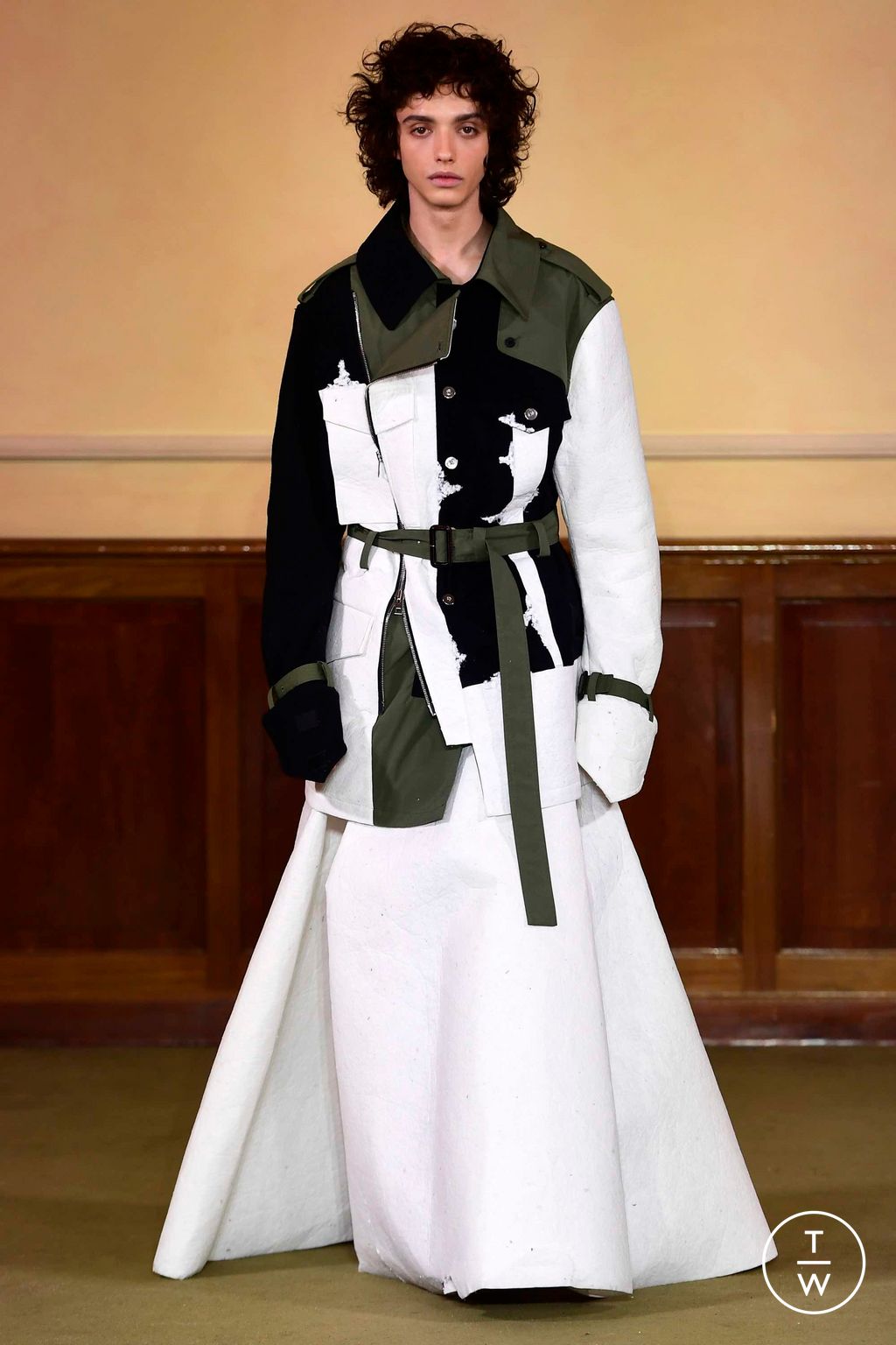 Fashion Week Milan Fall/Winter 2023 look 10 from the Atsushi Nakashima collection womenswear