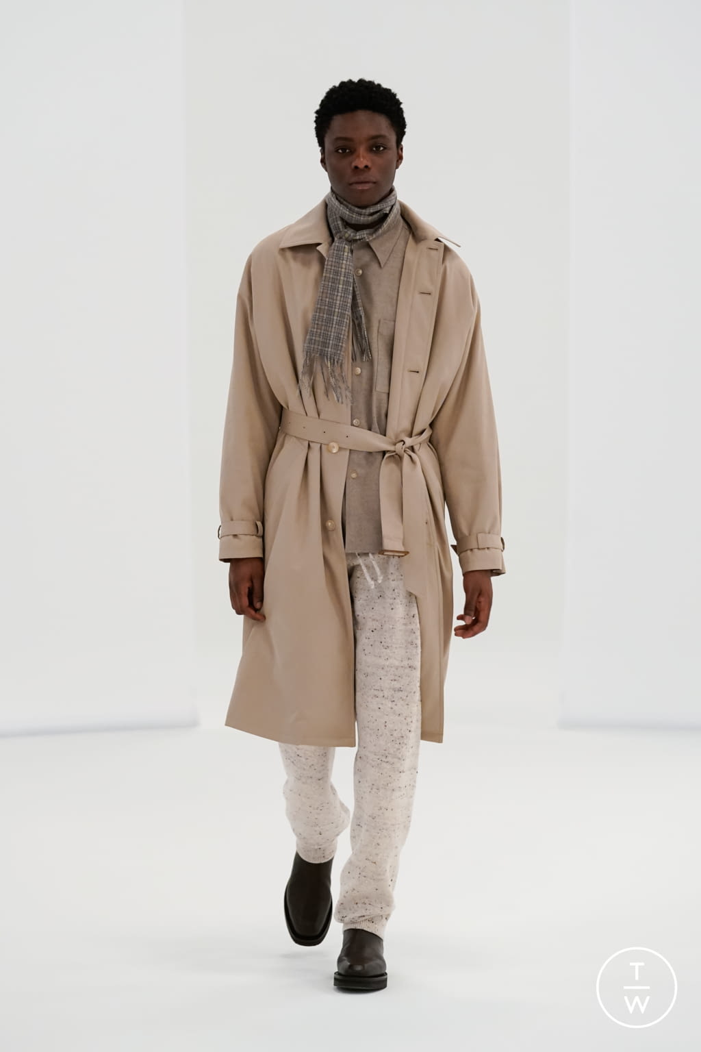 Fashion Week Paris Fall/Winter 2021 look 10 from the AURALEE collection 女装