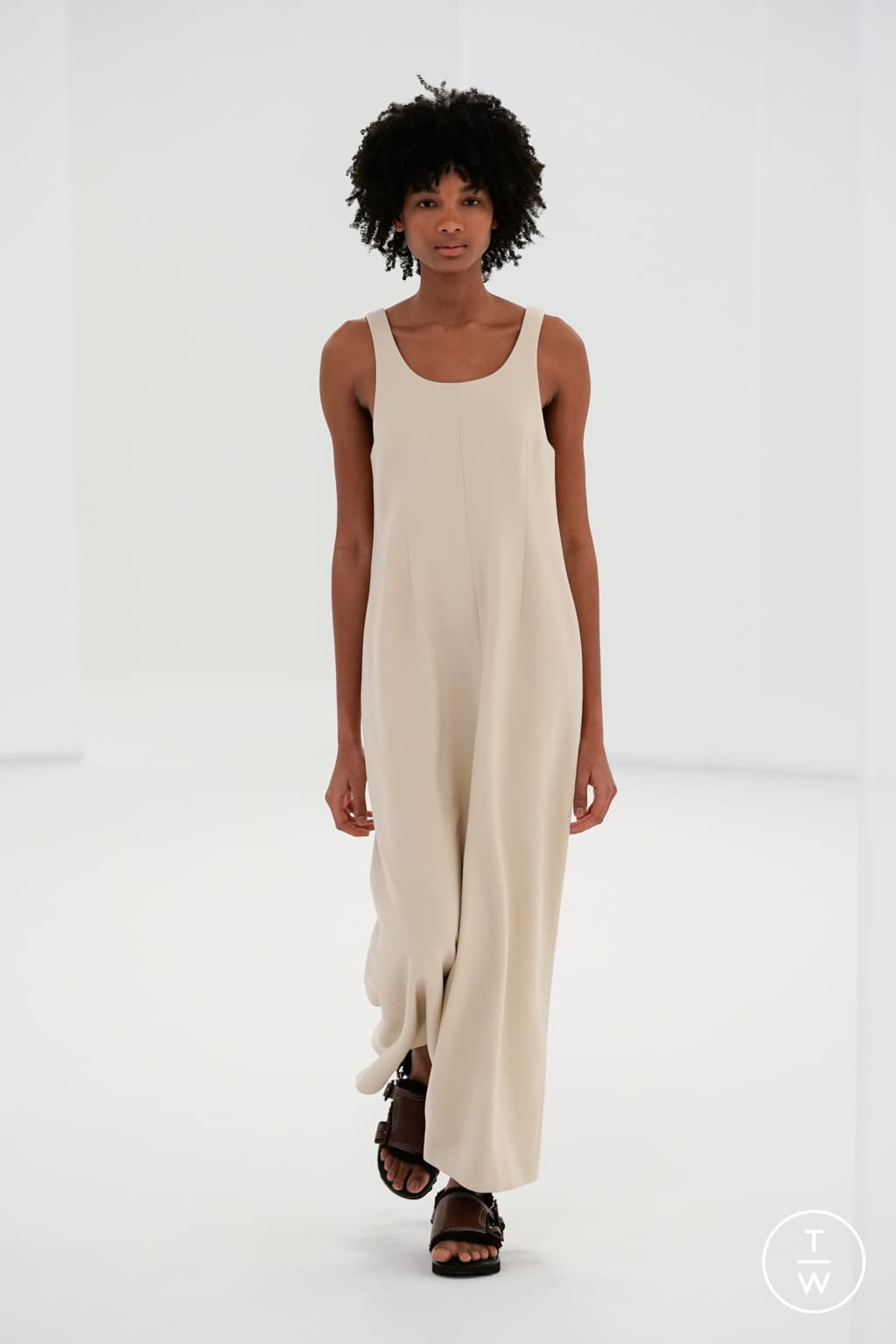 Fashion Week Paris Fall/Winter 2021 look 31 from the AURALEE collection womenswear