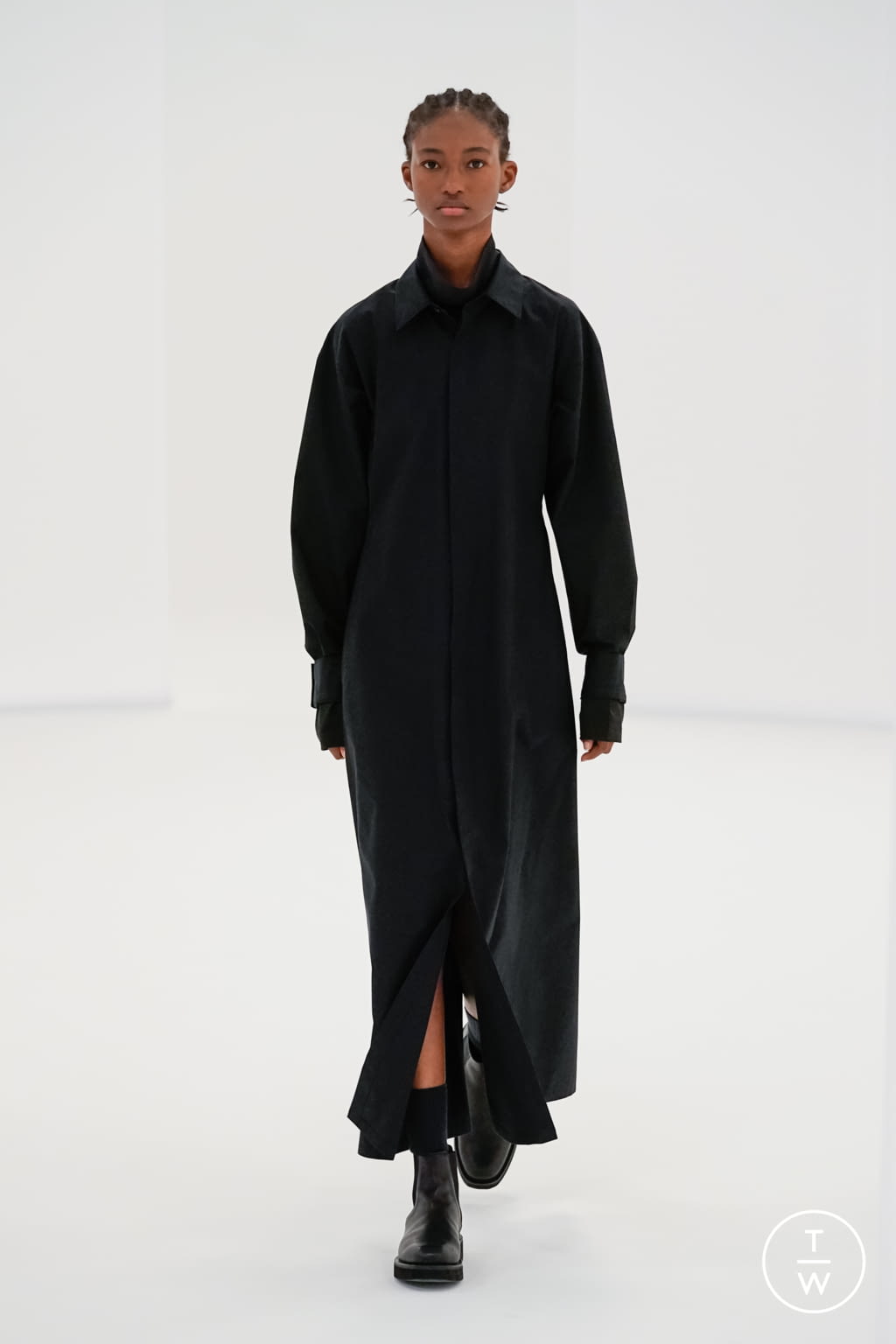 Fashion Week Paris Fall/Winter 2021 look 37 from the AURALEE collection womenswear