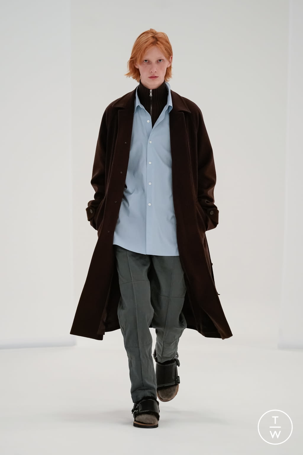 Fashion Week Paris Fall/Winter 2021 look 38 from the AURALEE collection 女装