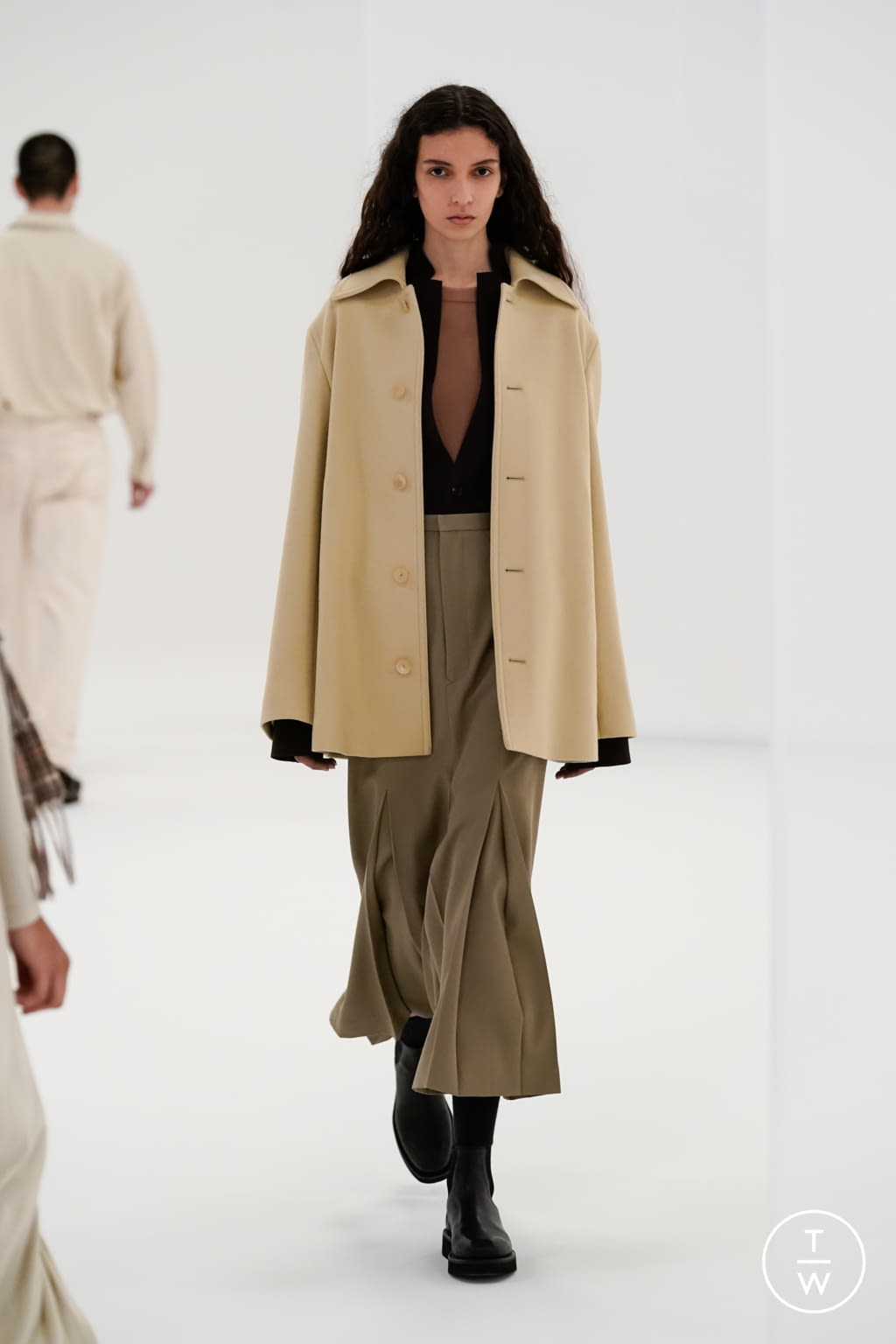 Fashion Week Paris Fall/Winter 2021 look 8 de la collection AURALEE womenswear