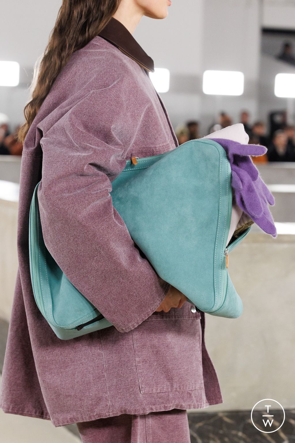 Fashion Week Paris Fall/Winter 2024 look 15 de la collection AURALEE menswear accessories