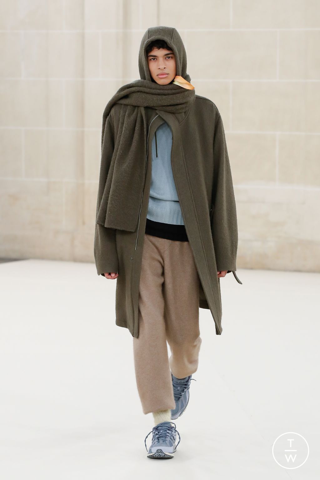 Fashion Week Paris Fall/Winter 2023 look 9 de la collection AURALEE menswear