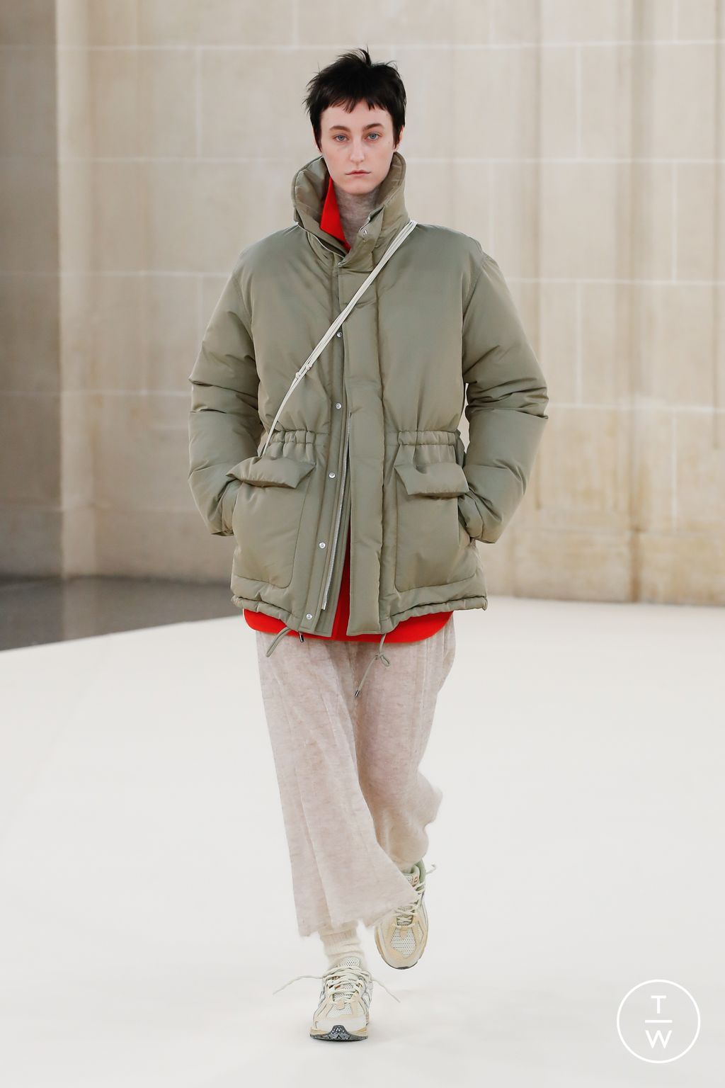 Fashion Week Paris Fall/Winter 2023 look 26 from the AURALEE collection 男装
