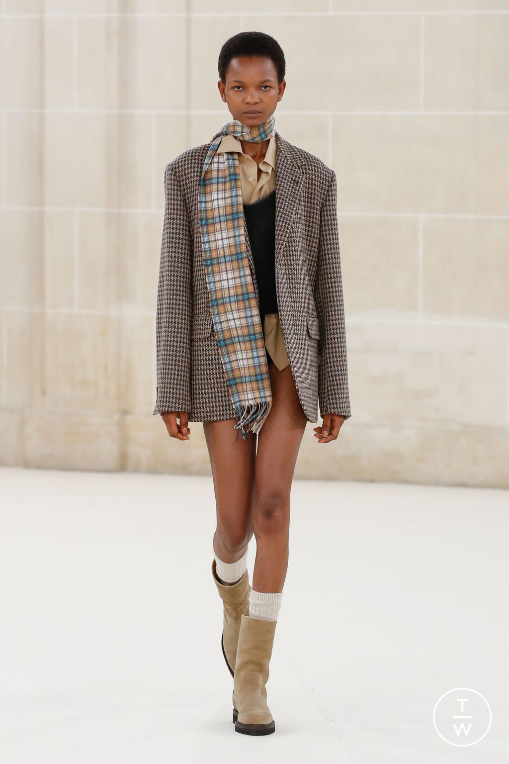 Fashion Week Paris Fall/Winter 2023 look 32 de la collection AURALEE menswear