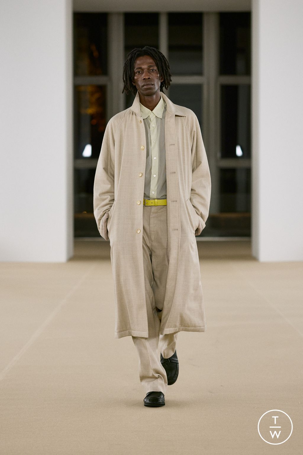 Fashion Week Paris Fall/Winter 2026 look 8 de la collection AURALEE menswear