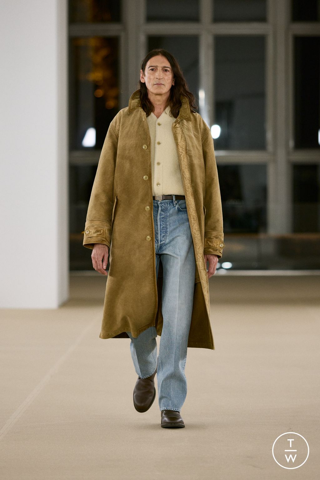 Fashion Week Paris Fall/Winter 2026 look 16 de la collection AURALEE menswear