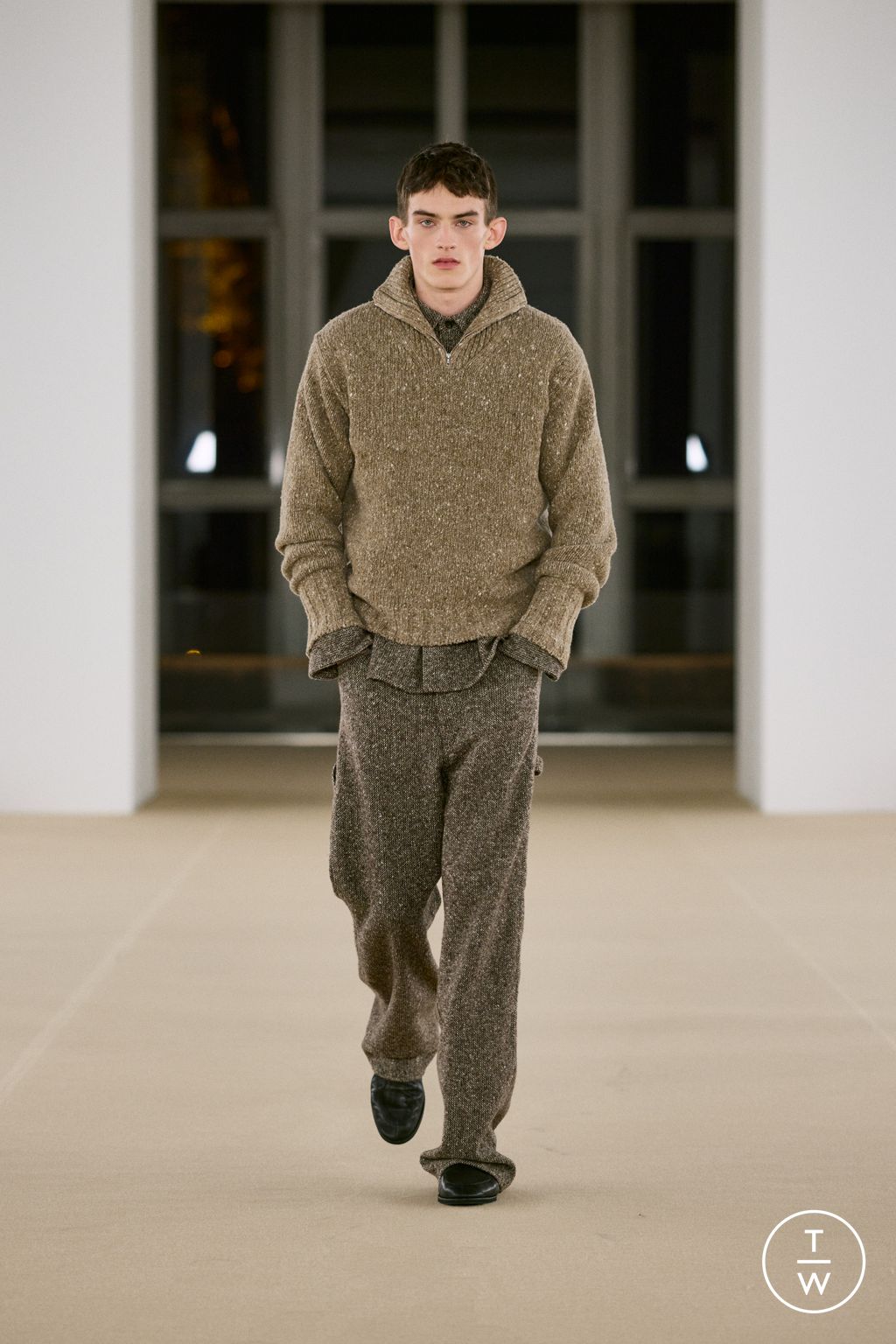 Fashion Week Paris Fall/Winter 2026 look 18 de la collection AURALEE menswear