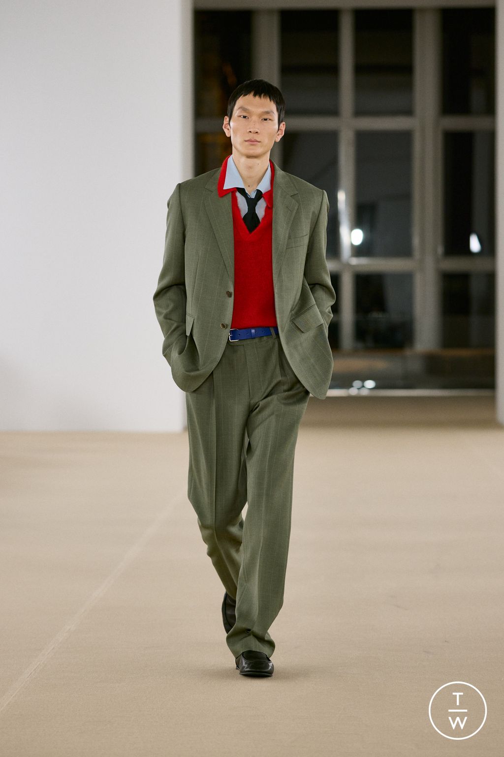 Fashion Week Paris Fall/Winter 2026 look 23 from the AURALEE collection menswear
