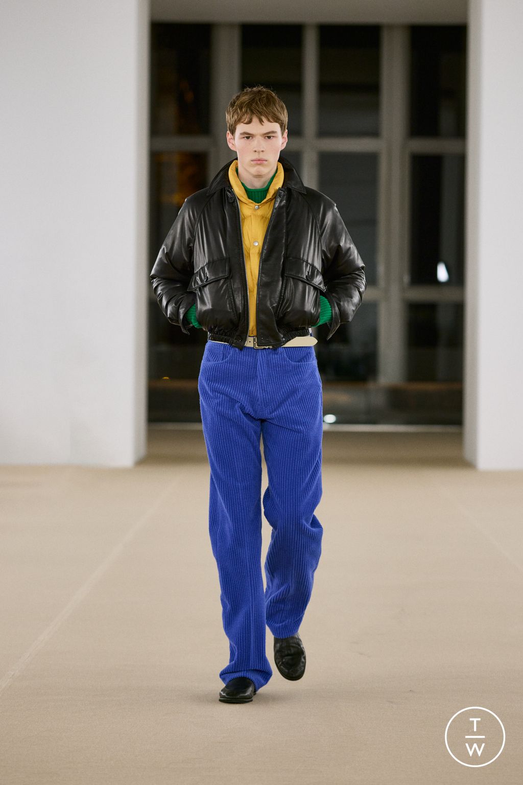Fashion Week Paris Fall/Winter 2026 look 30 from the AURALEE collection menswear