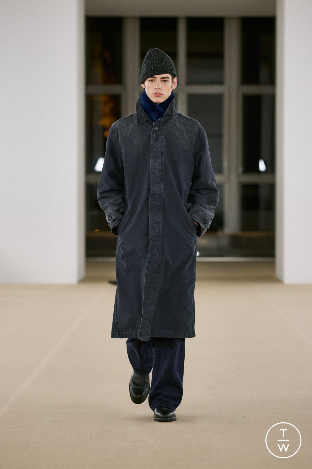 Fashion Week Paris Fall/Winter 2026 look 35 de la collection AURALEE menswear
