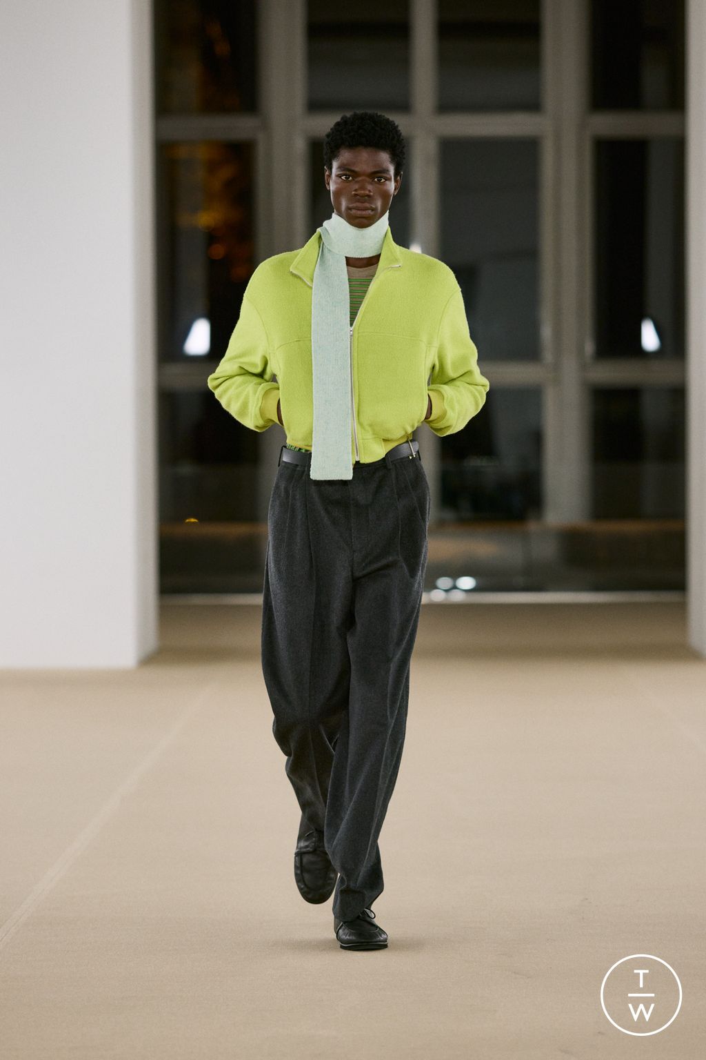 Fashion Week Paris Fall/Winter 2026 look 43 from the AURALEE collection menswear