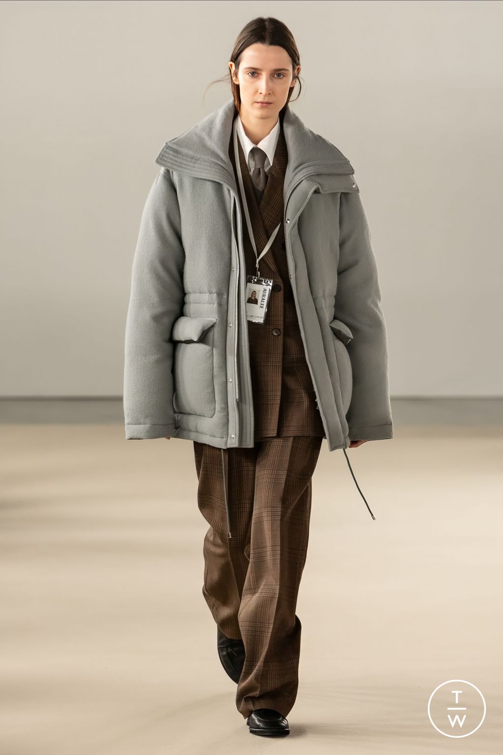 Fashion Week Paris Fall/Winter 2024 look 4 from the AURALEE collection 男装