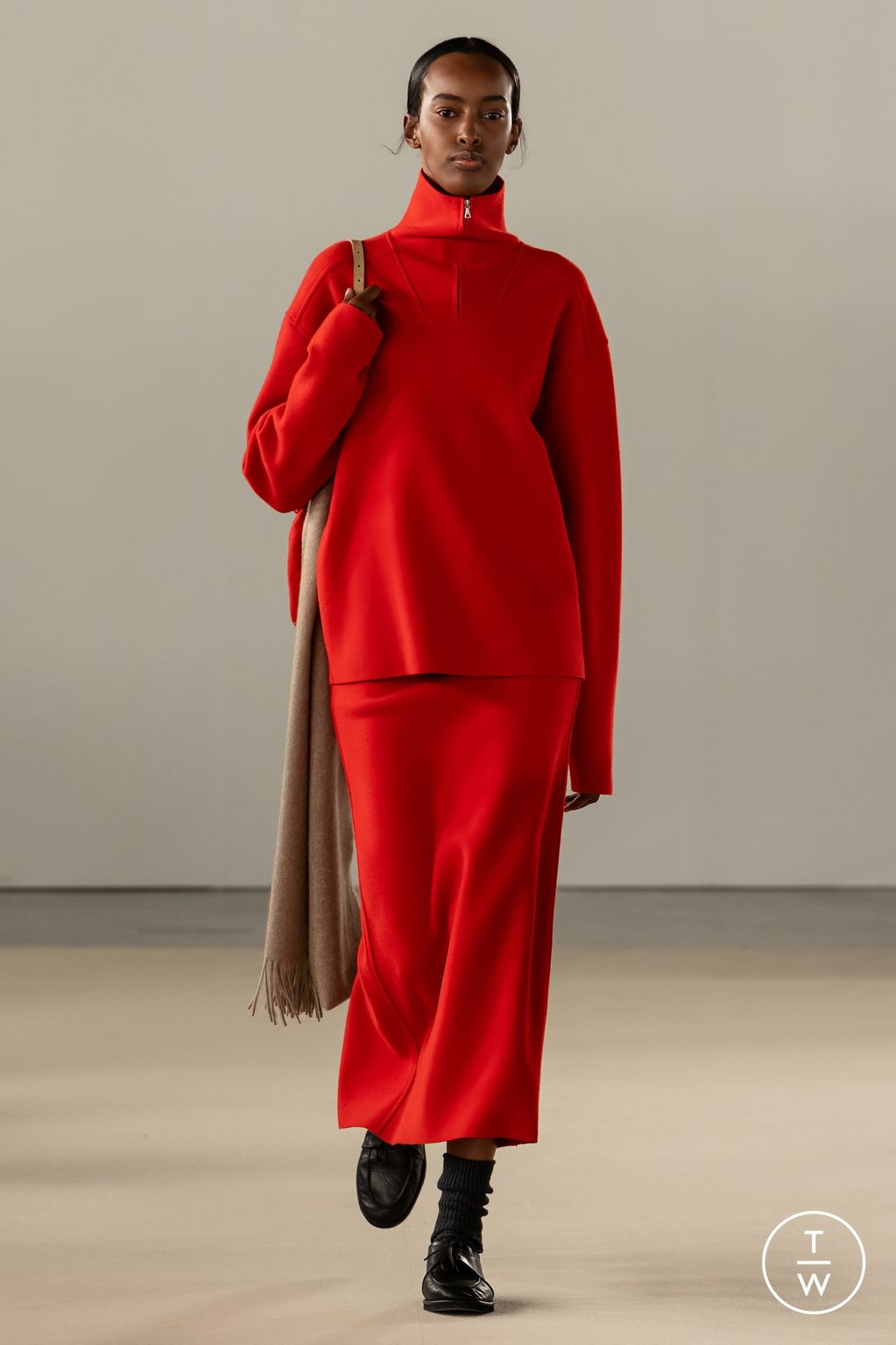 Fashion Week Paris Fall/Winter 2024 look 12 de la collection AURALEE menswear