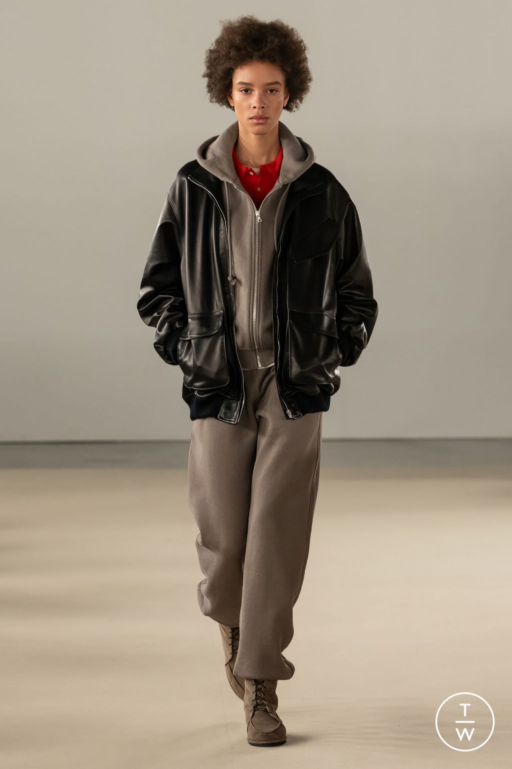 Fashion Week Paris Fall/Winter 2024 look 14 from the AURALEE collection menswear