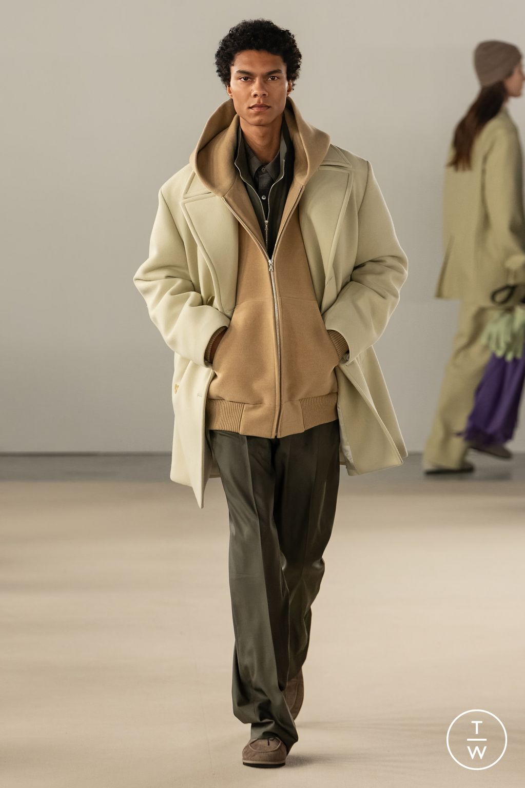 Fashion Week Paris Fall/Winter 2024 look 27 from the AURALEE collection 男装