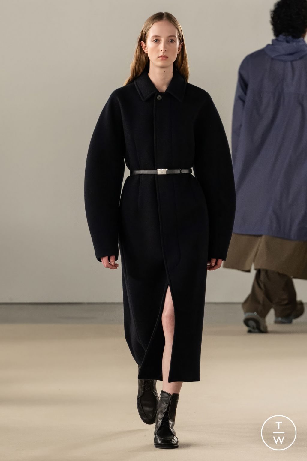 Fashion Week Paris Fall/Winter 2024 look 36 from the AURALEE collection menswear
