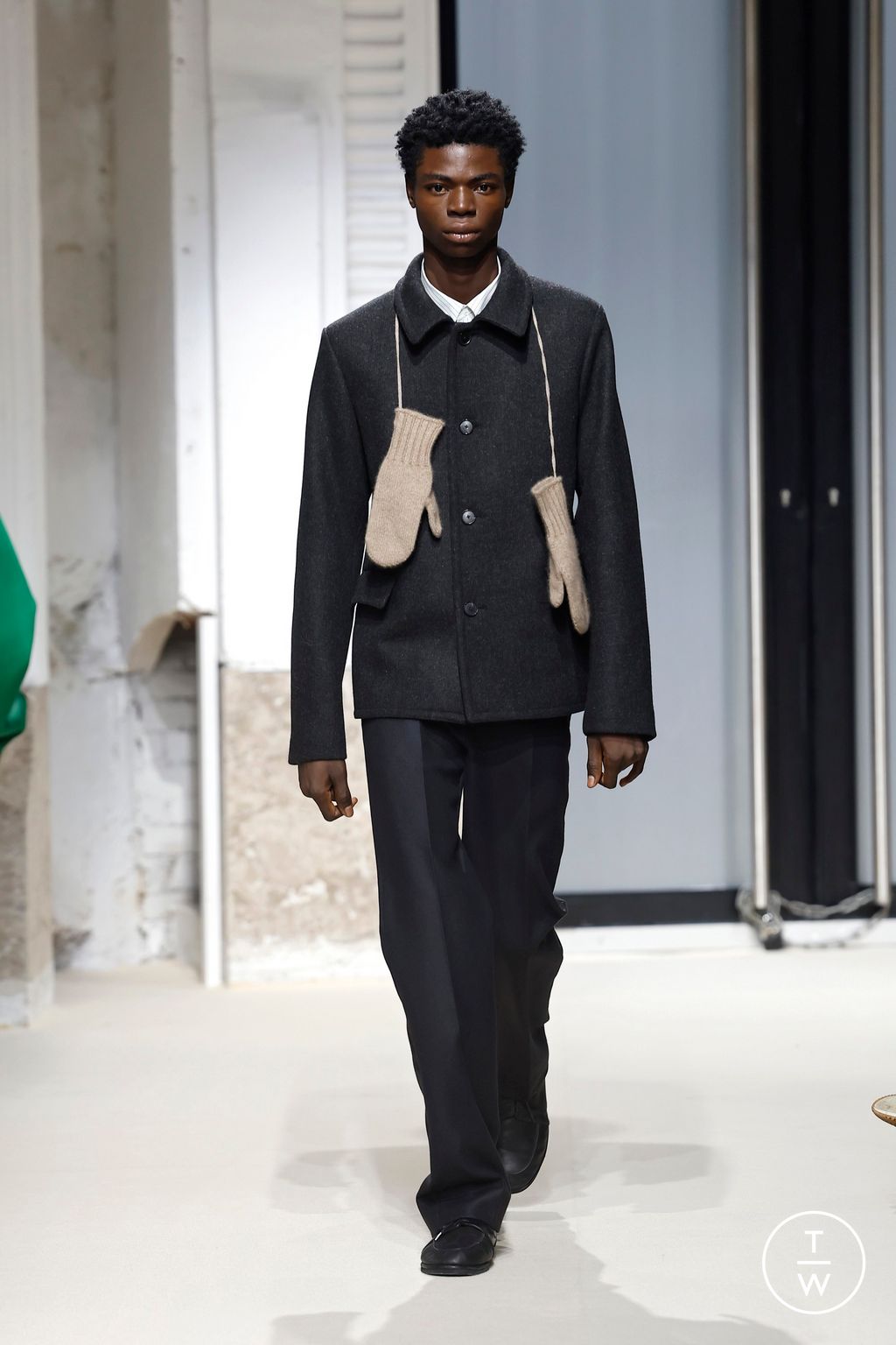 Fashion Week Paris Fall/Winter 2025 look 40 de la collection AURALEE menswear