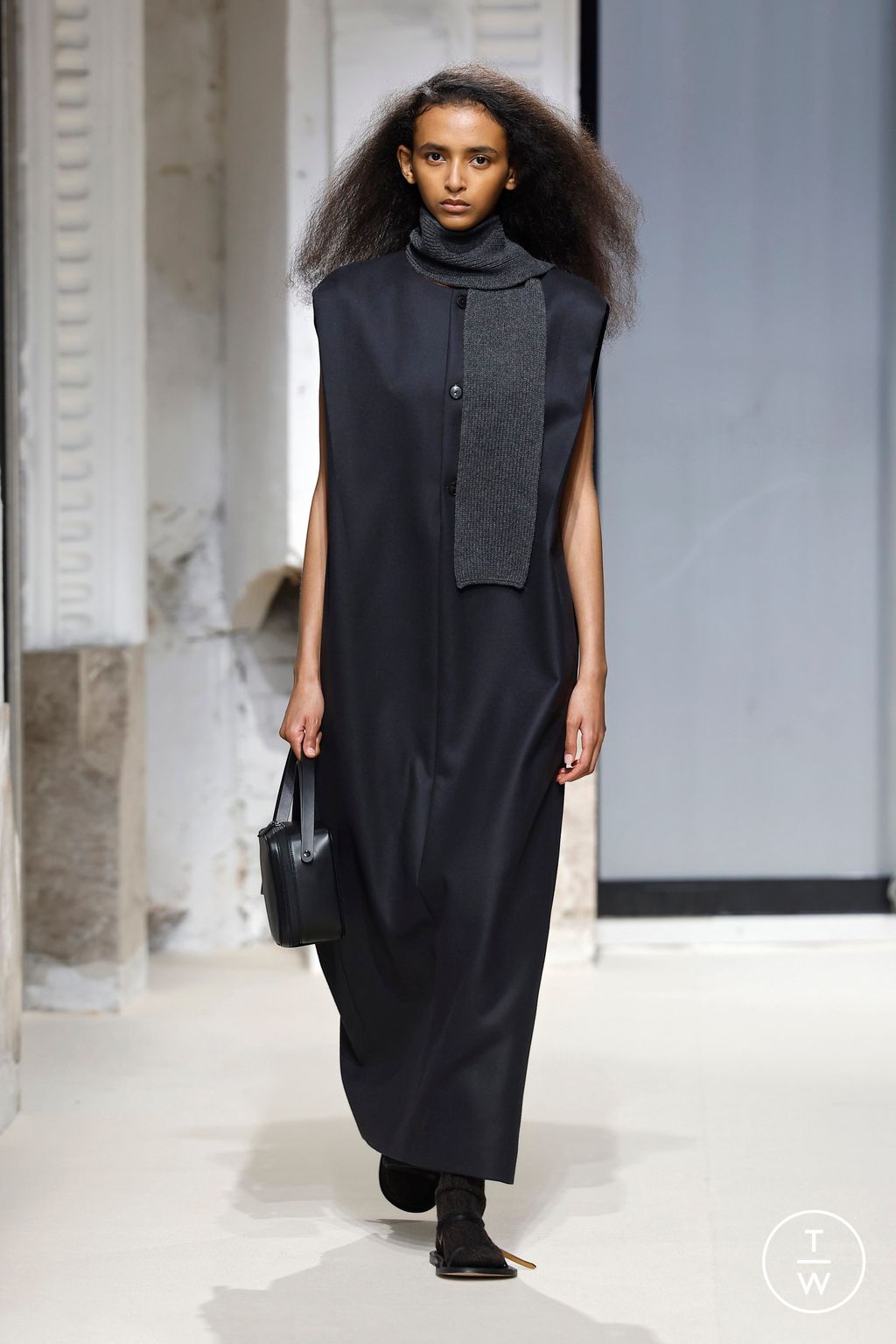 Fashion Week Paris Fall/Winter 2025 look 41 de la collection AURALEE menswear