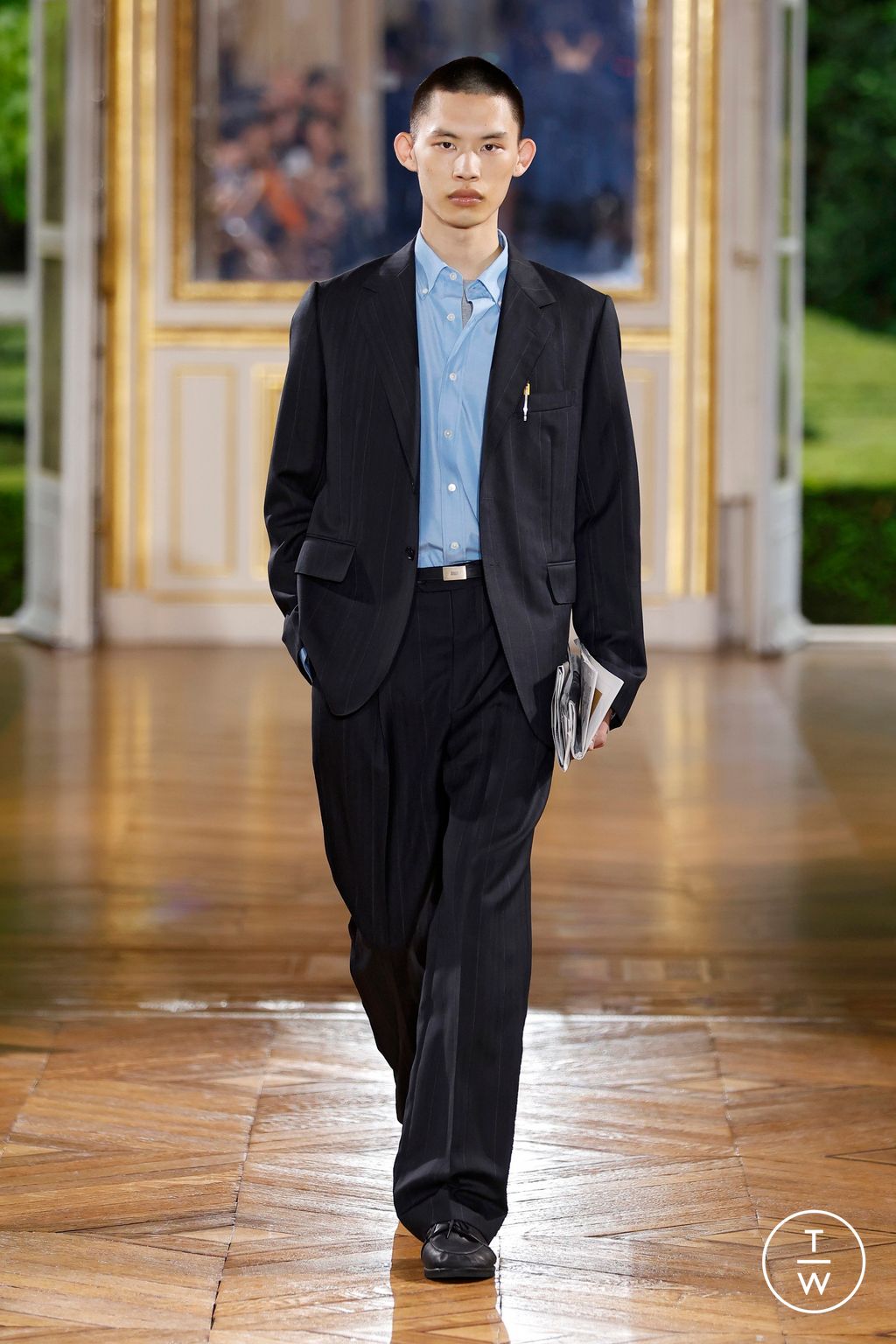 Fashion Week Paris Spring-Summer 2025 look 3 from the AURALEE collection menswear