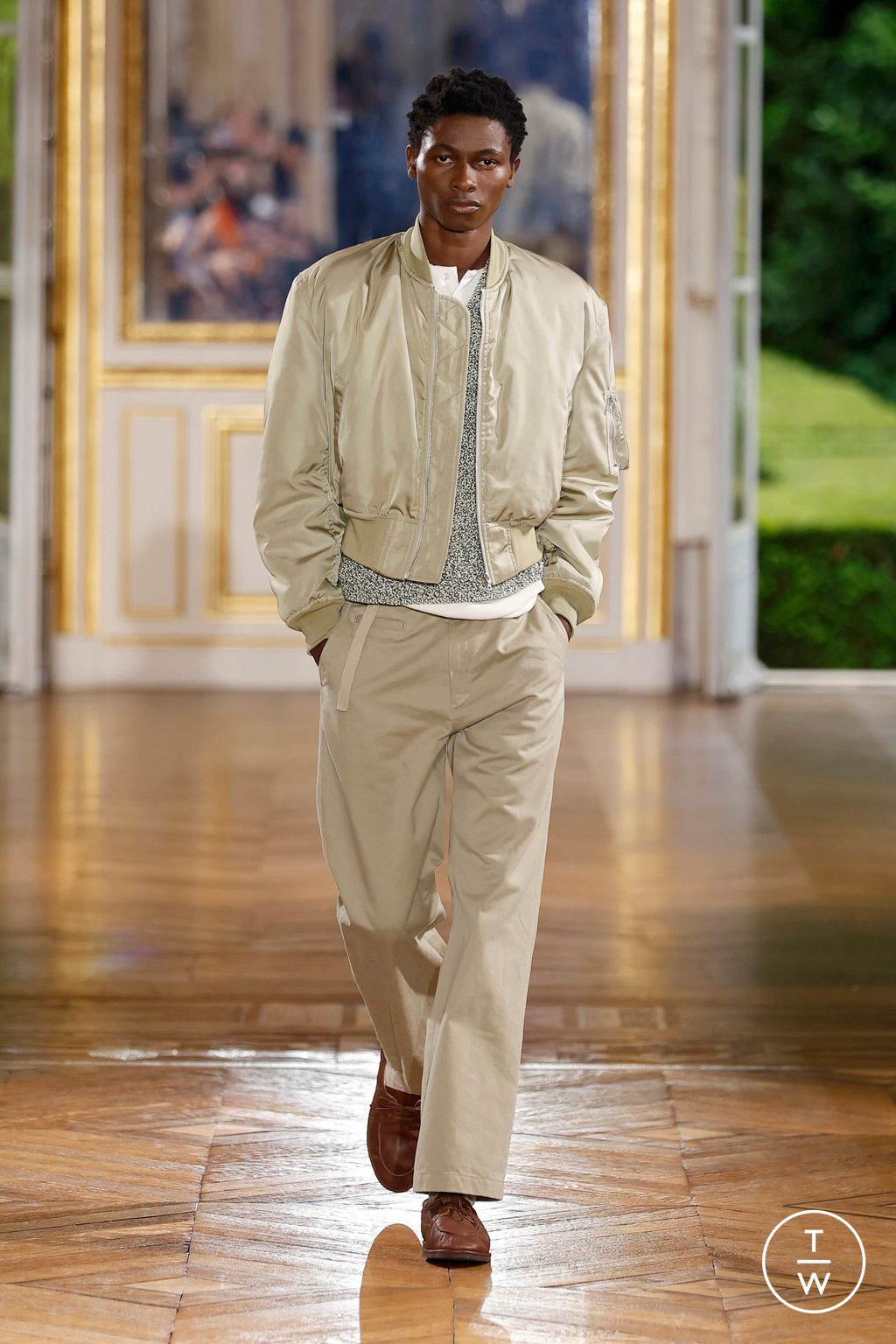 Fashion Week Paris Spring-Summer 2025 look 9 from the AURALEE collection menswear