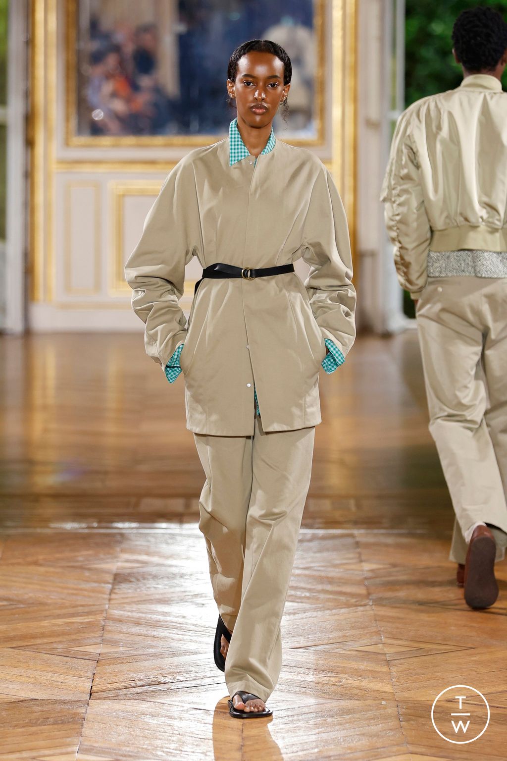 Fashion Week Paris Spring-Summer 2025 look 10 from the AURALEE collection menswear