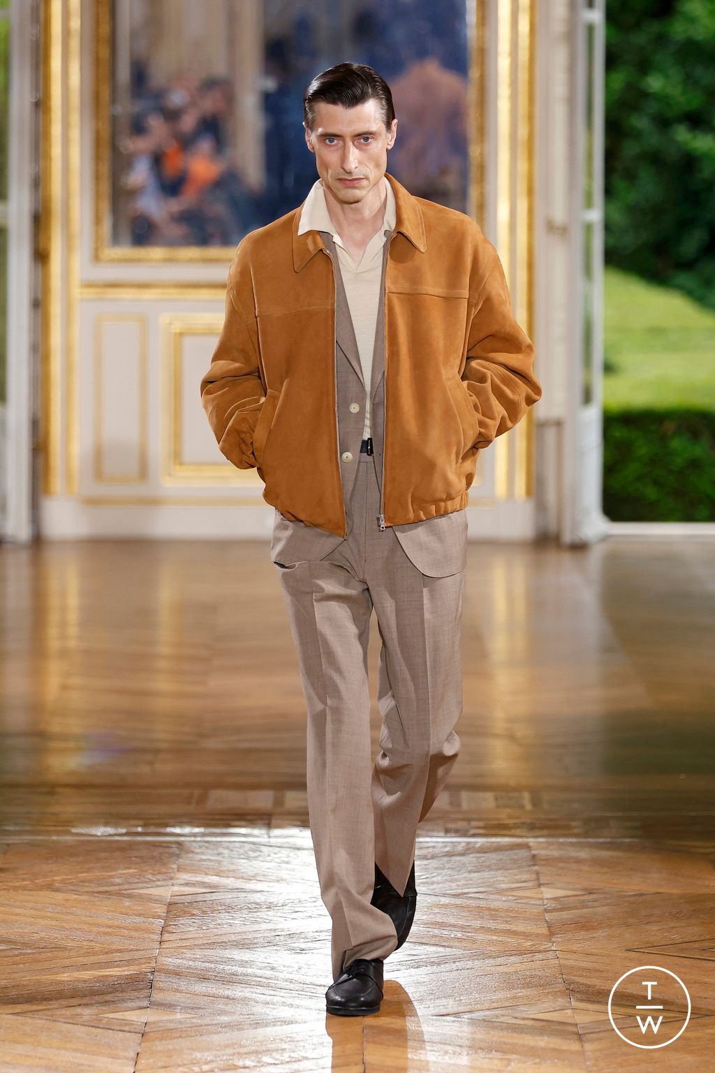 Fashion Week Paris Spring-Summer 2025 look 13 from the AURALEE collection 男装