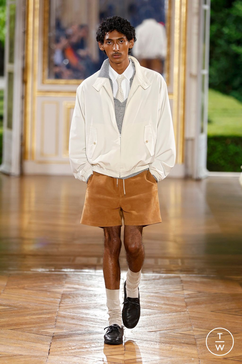 Fashion Week Paris Spring-Summer 2025 look 15 from the AURALEE collection 男装
