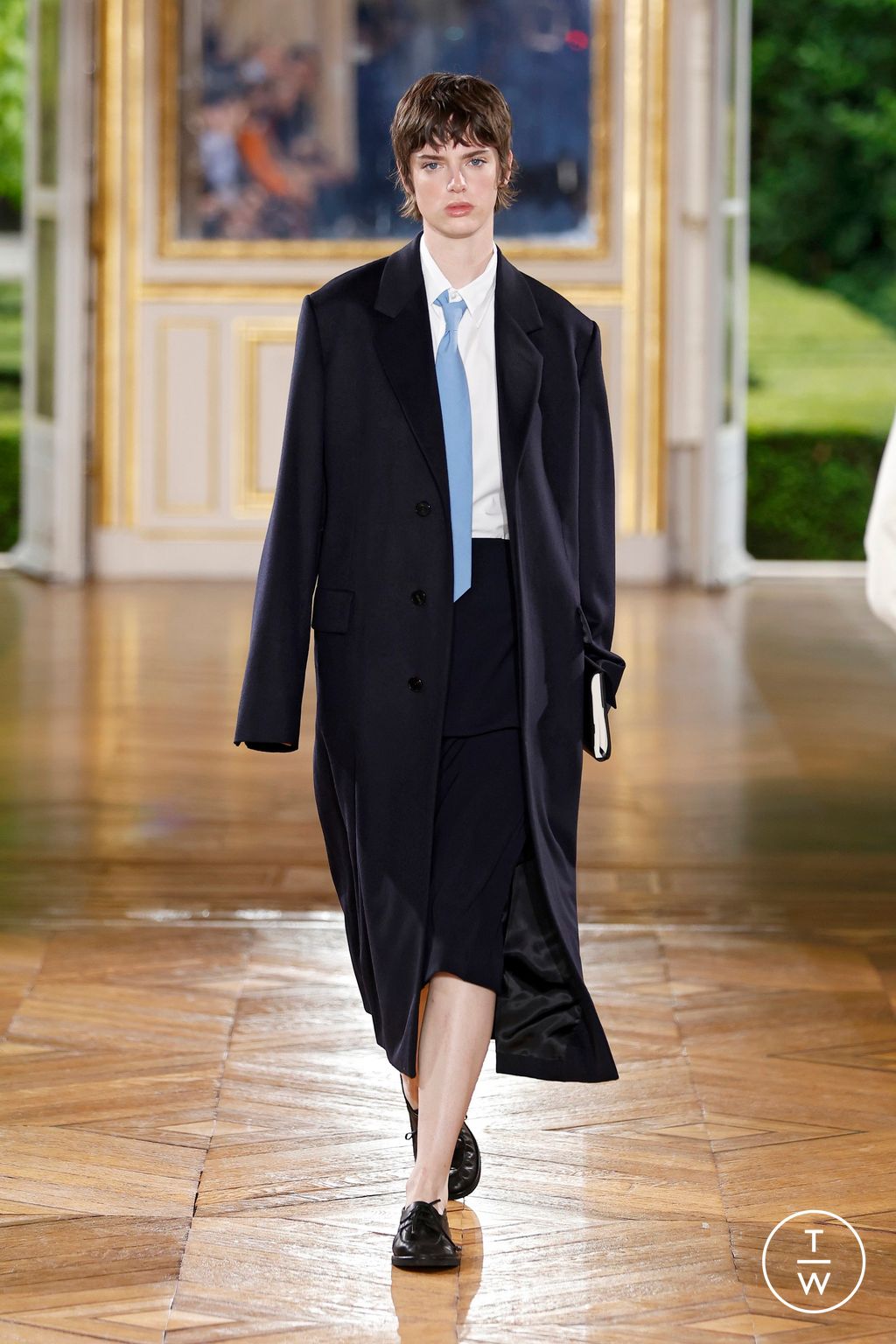 Fashion Week Paris Spring-Summer 2025 look 18 from the AURALEE collection menswear