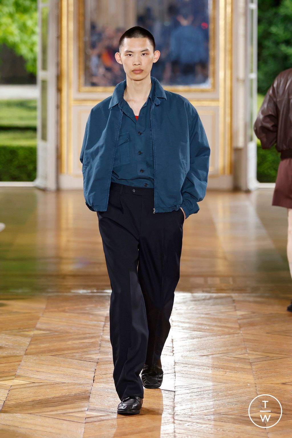 Fashion Week Paris Spring-Summer 2025 look 22 from the AURALEE collection menswear