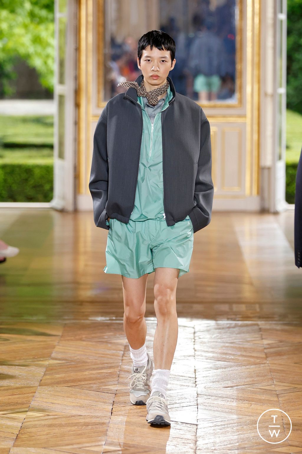 Fashion Week Paris Spring-Summer 2025 look 27 from the AURALEE collection menswear