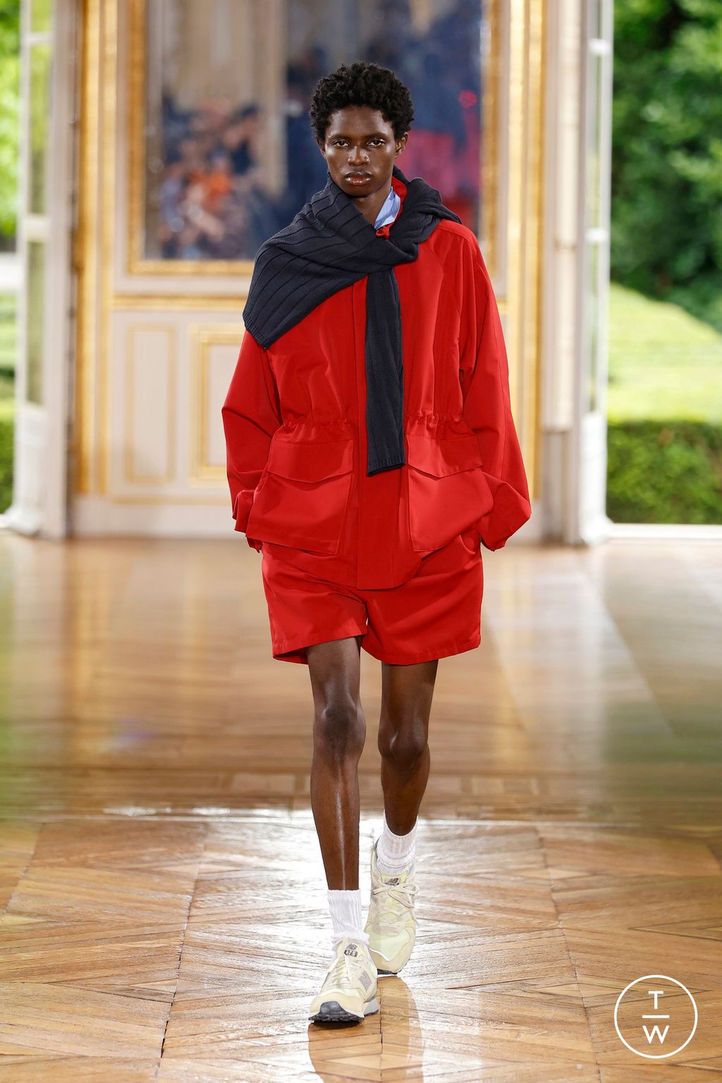 Fashion Week Paris Spring-Summer 2025 look 38 from the AURALEE collection menswear