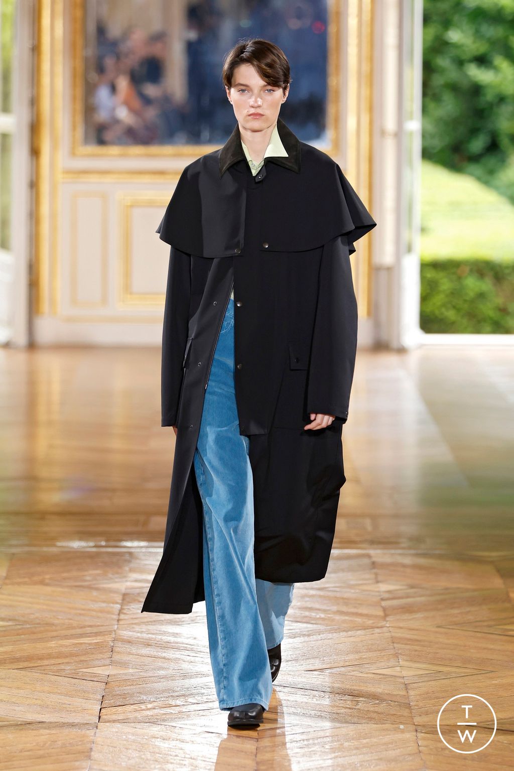 Fashion Week Paris Spring-Summer 2025 look 41 from the AURALEE collection menswear