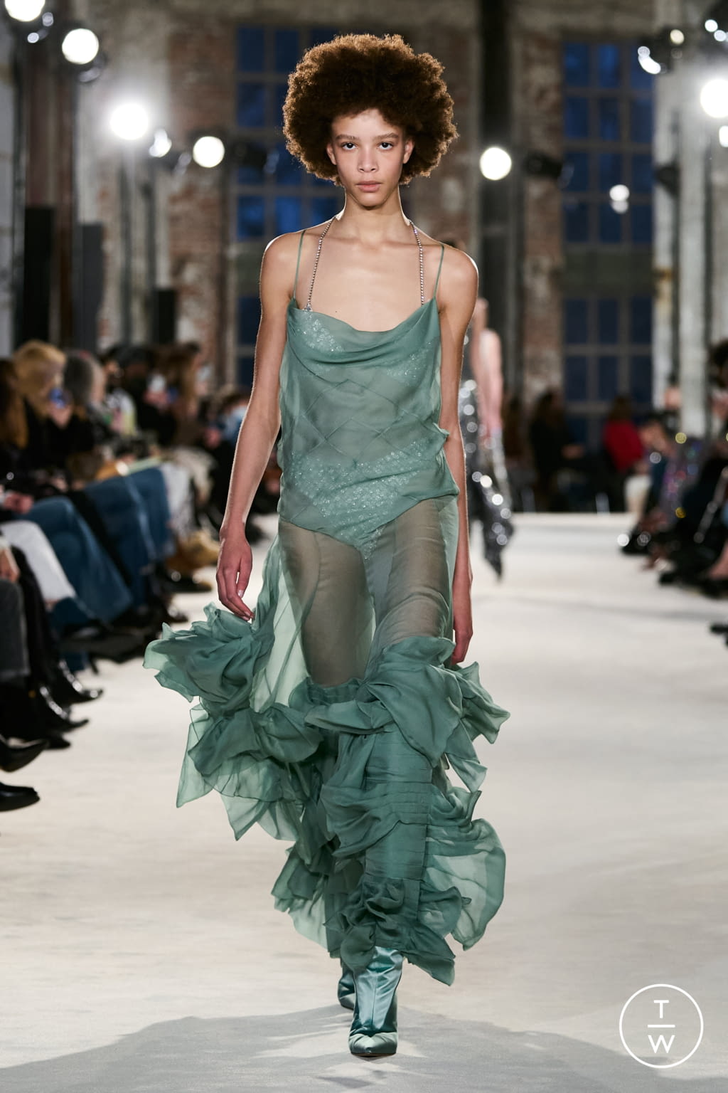 Fashion Week Paris Spring/Summer 2022 look 6 from the Alexandre Vauthier collection couture