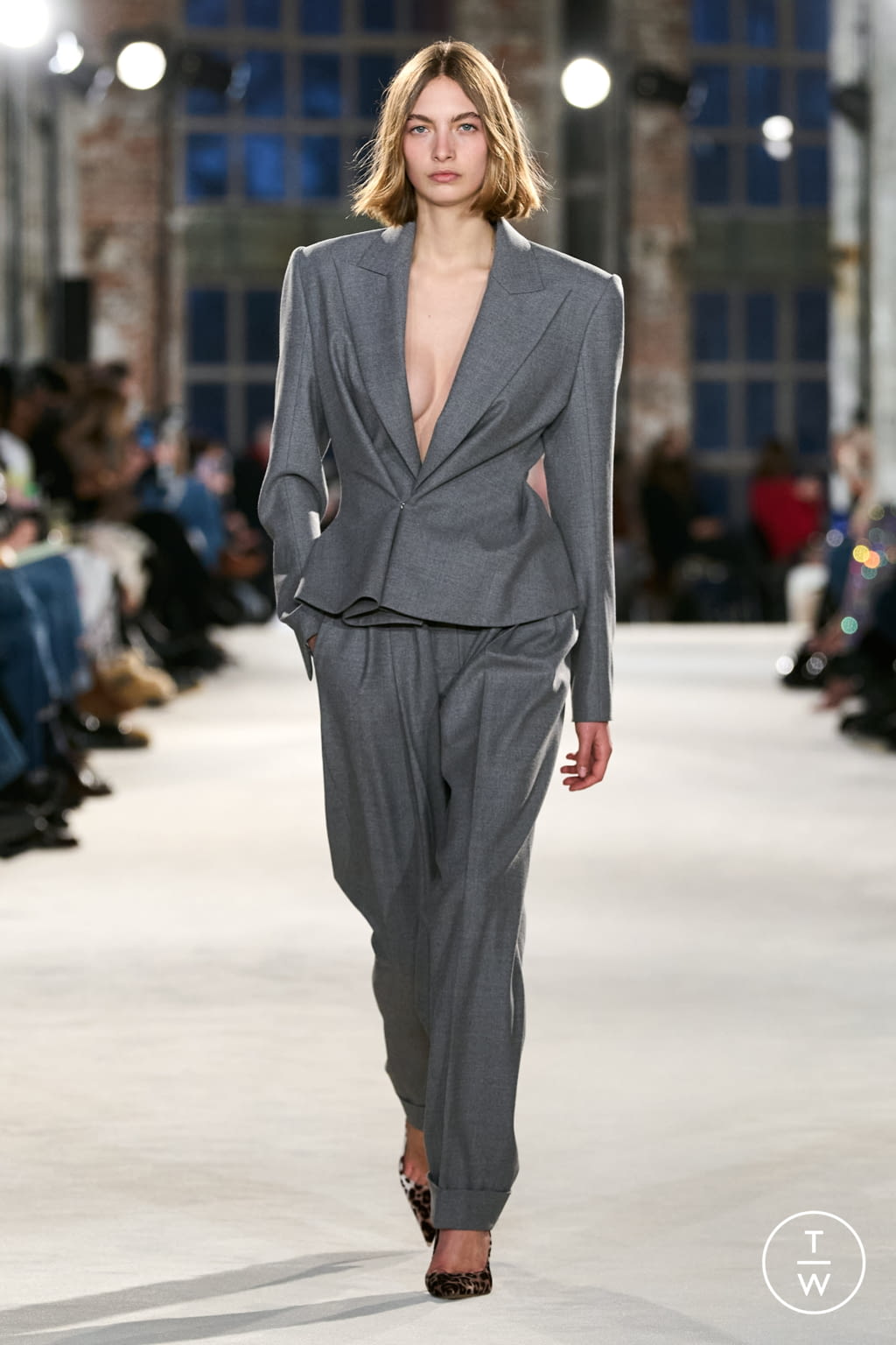Fashion Week Paris Spring/Summer 2022 look 10 from the Alexandre Vauthier collection couture