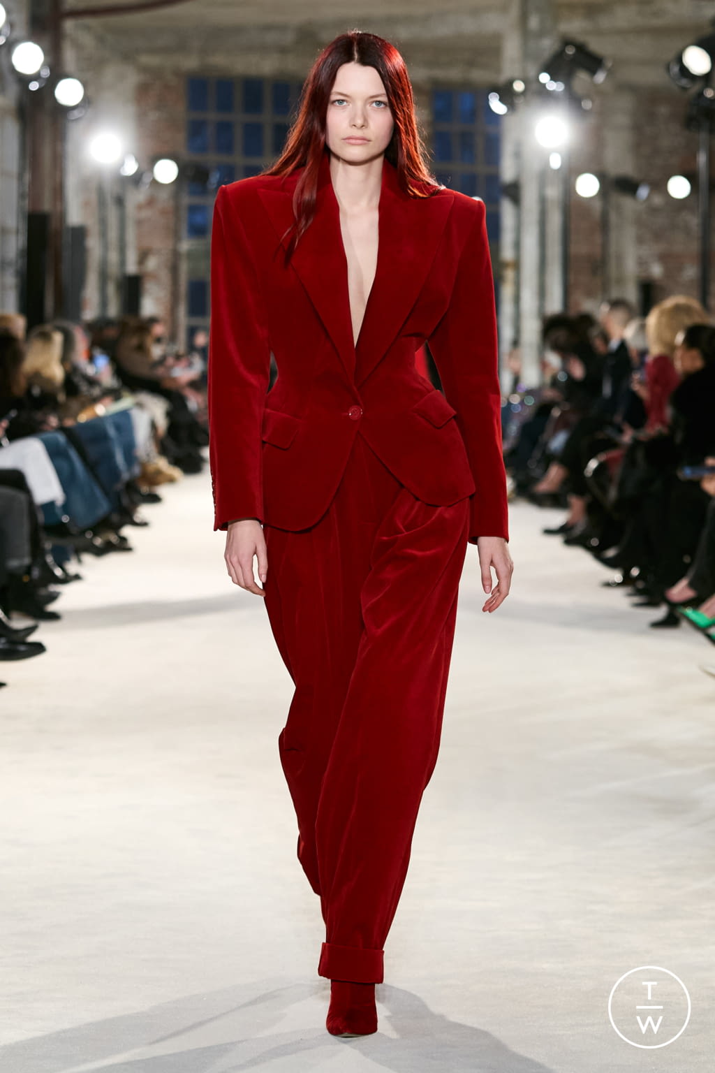 Fashion Week Paris Spring/Summer 2022 look 30 from the Alexandre Vauthier collection couture