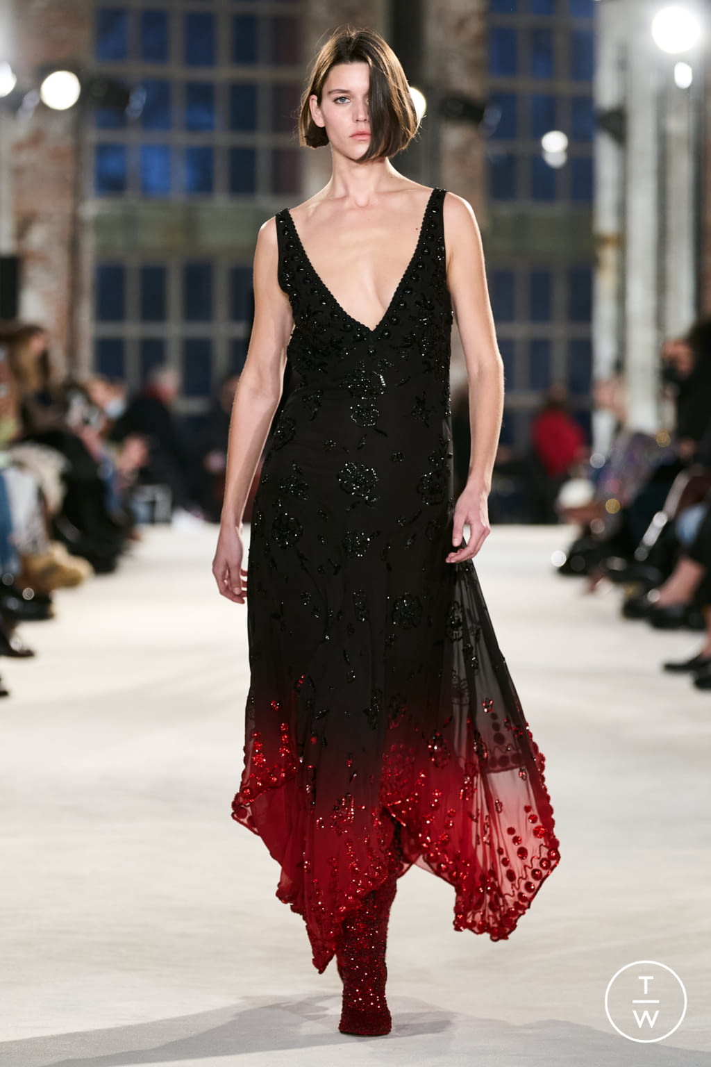 Fashion Week Paris Spring/Summer 2022 look 32 from the Alexandre Vauthier collection couture