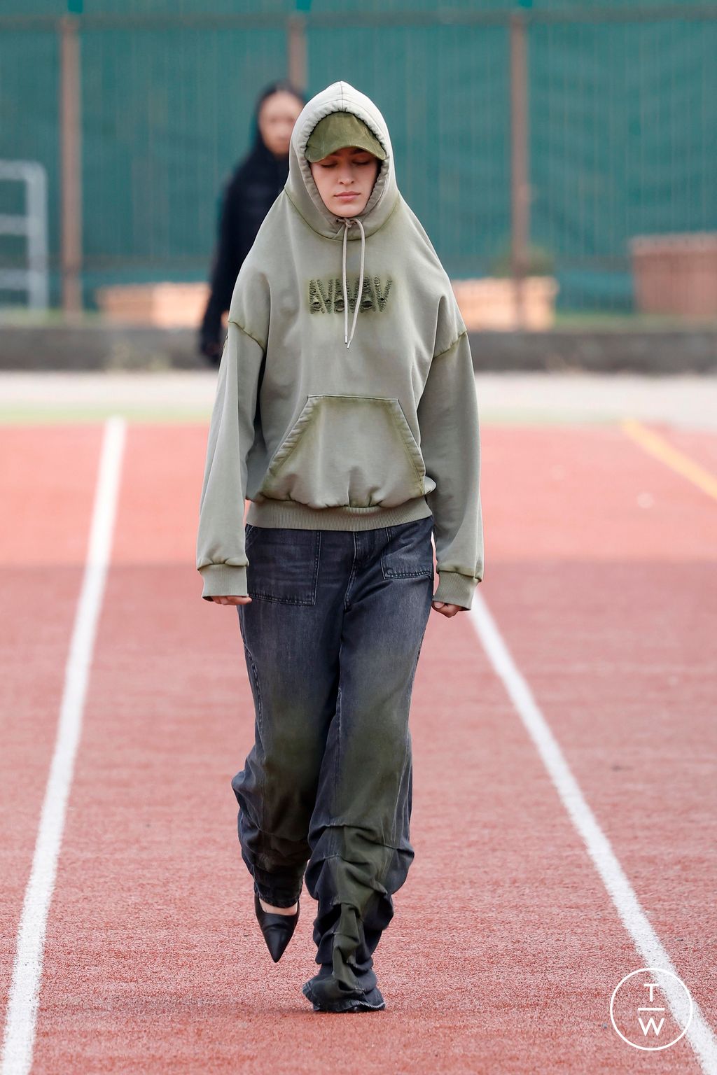 Fashion Week Milan Spring/Summer 2025 look 9 from the AVAVAV collection 女装