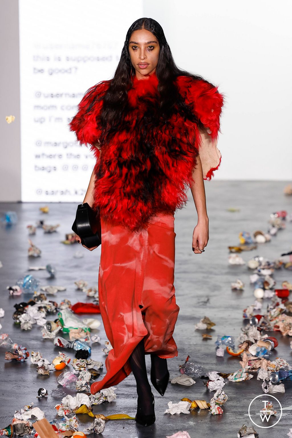 Fashion Week Milan Fall/Winter 2024 look 24 de la collection AVAVAV womenswear
