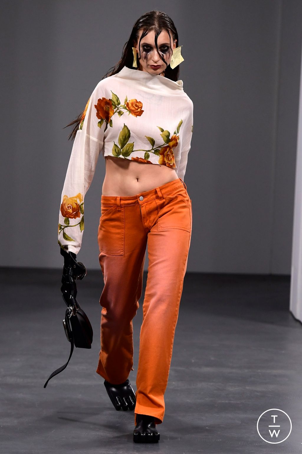Fashion Week Milan Spring/Summer 2024 look 3 from the AVAVAV collection womenswear