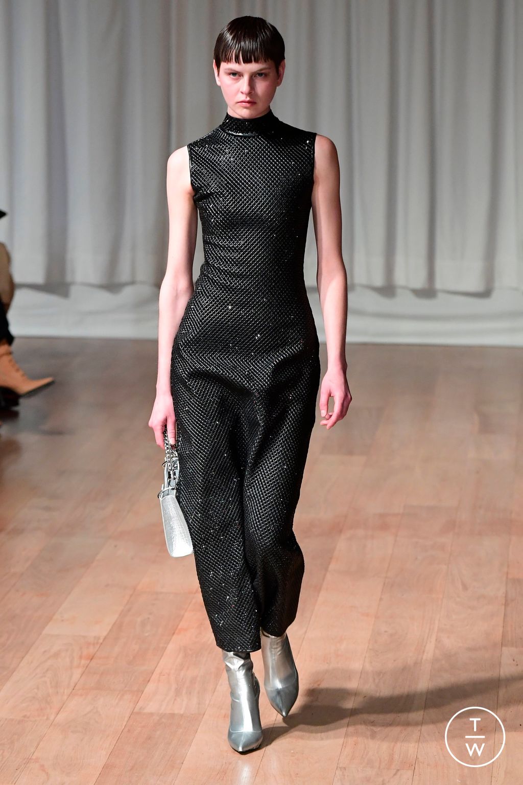 Fashion Week Paris Fall/Winter 2023 look 1 from the AVELLANO collection 女装