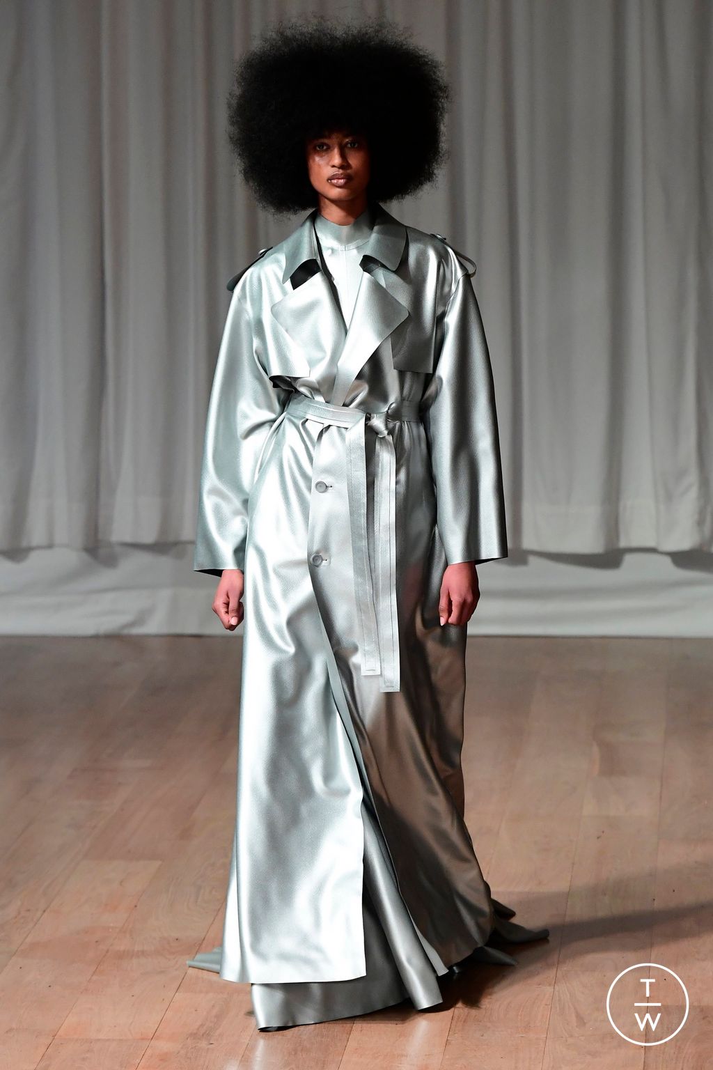 Fashion Week Paris Fall/Winter 2023 look 3 from the AVELLANO collection 女装