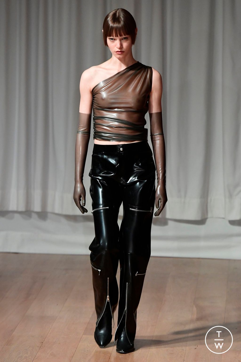 Fashion Week Paris Fall/Winter 2023 look 9 from the AVELLANO collection womenswear