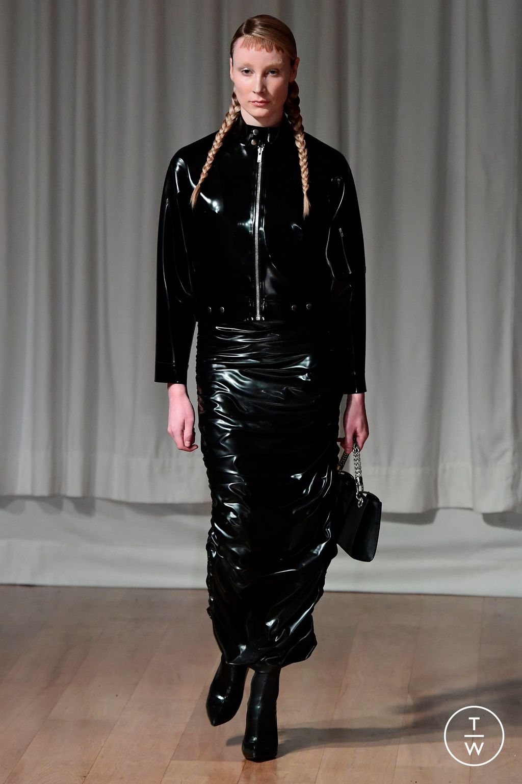 Fashion Week Paris Fall/Winter 2023 look 11 from the AVELLANO collection 女装