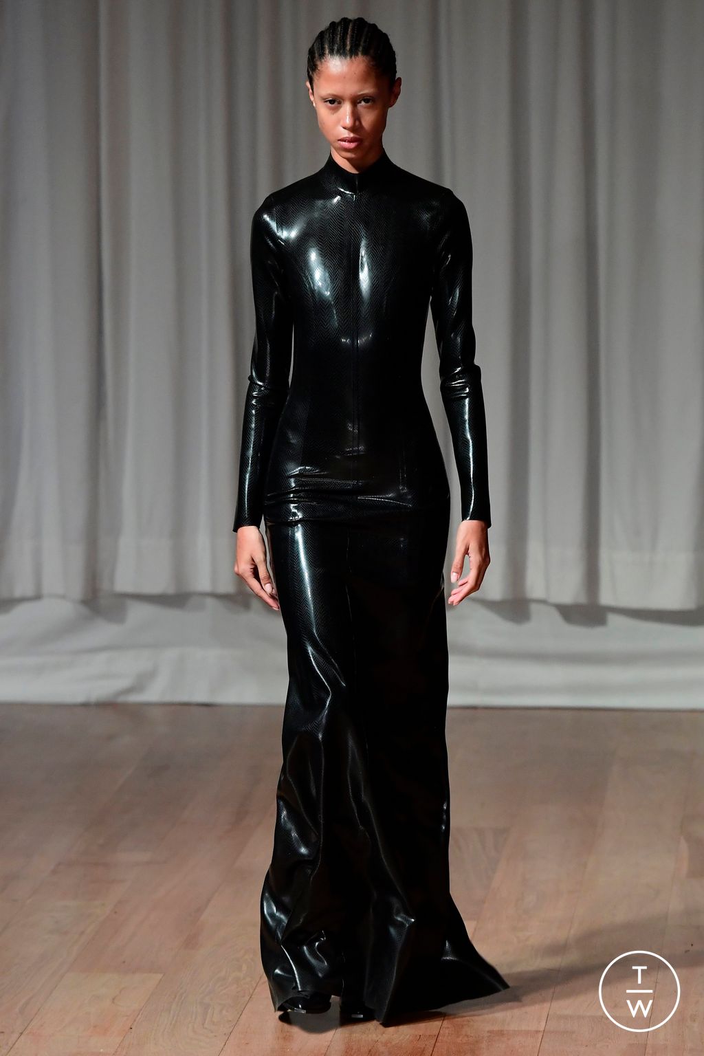 Fashion Week Paris Fall/Winter 2023 look 19 from the AVELLANO collection 女装