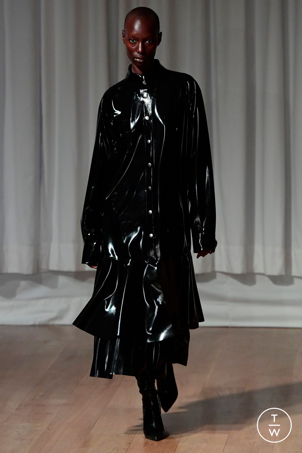 Fashion Week Paris Fall/Winter 2023 look 20 from the AVELLANO collection womenswear