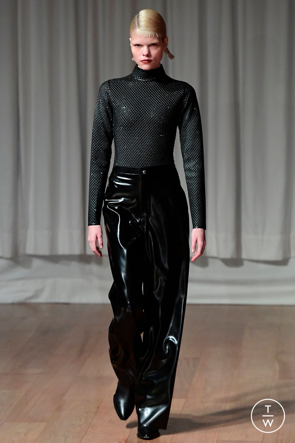 Fashion Week Paris Fall/Winter 2023 look 21 from the AVELLANO collection womenswear